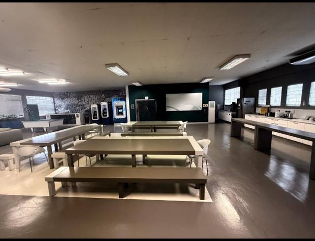 2,366M² WAREHOUSE TO LET IN PAARDEN EILAND